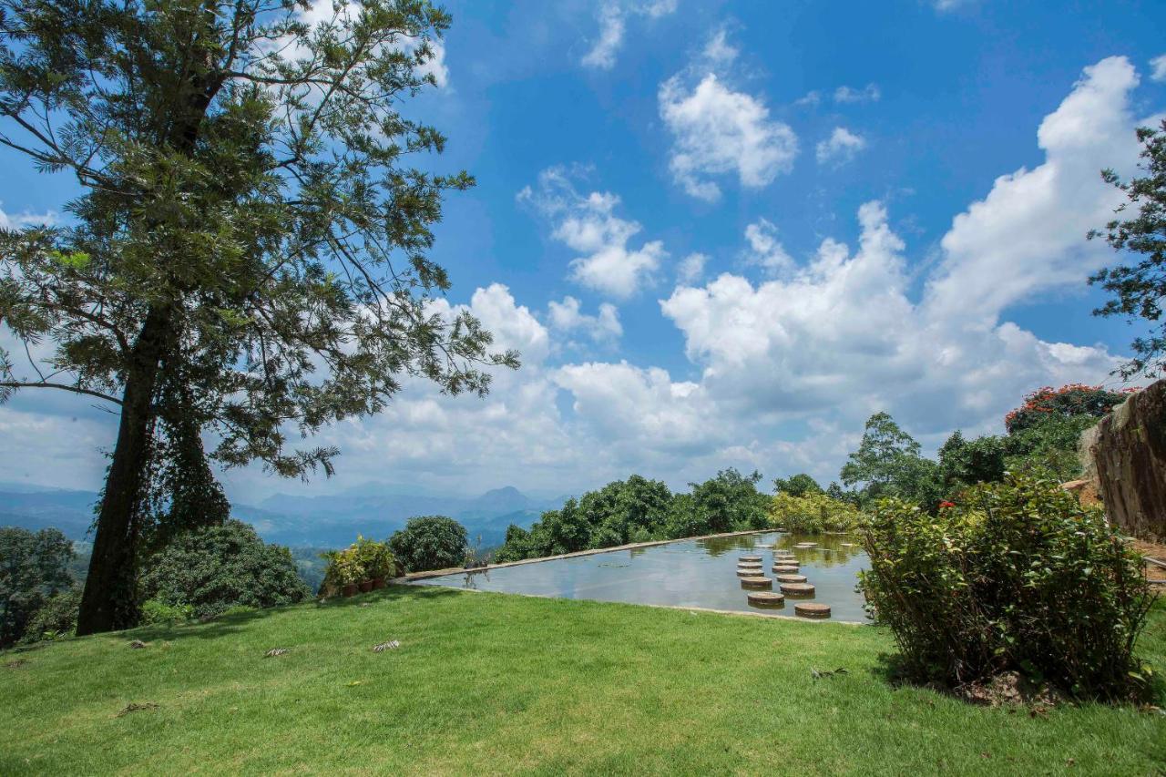 Villa Vajrapani Kandy Bagian luar foto